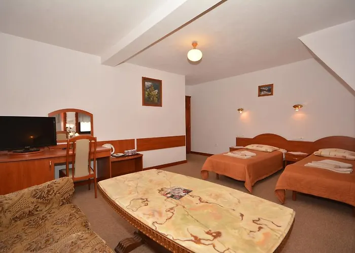 Kubik Oda ve Kahvaltı 3*