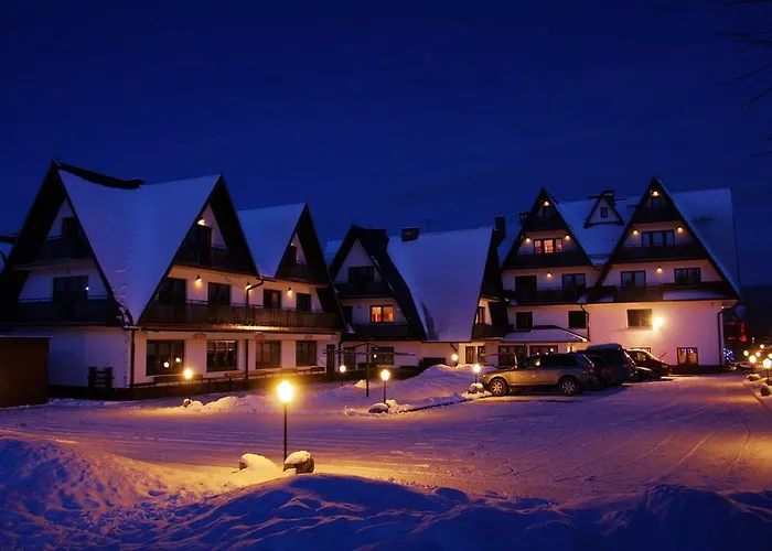 Kubik Oda ve Kahvaltı 3*